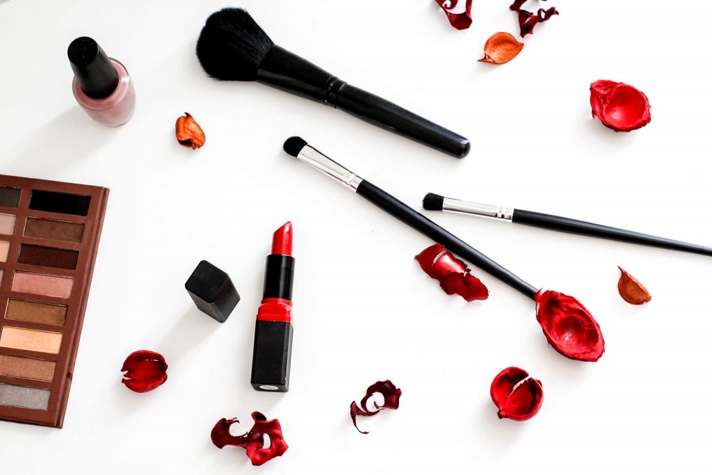 how to organize your hair products and minimize your hair and beauty product junkie stash